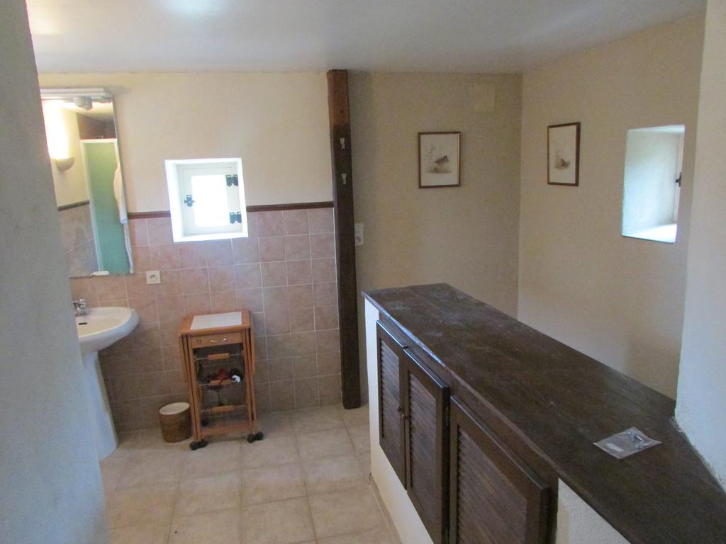 Logis De La Robliniere Bed & Breakfast Landevieille Bagian luar foto
