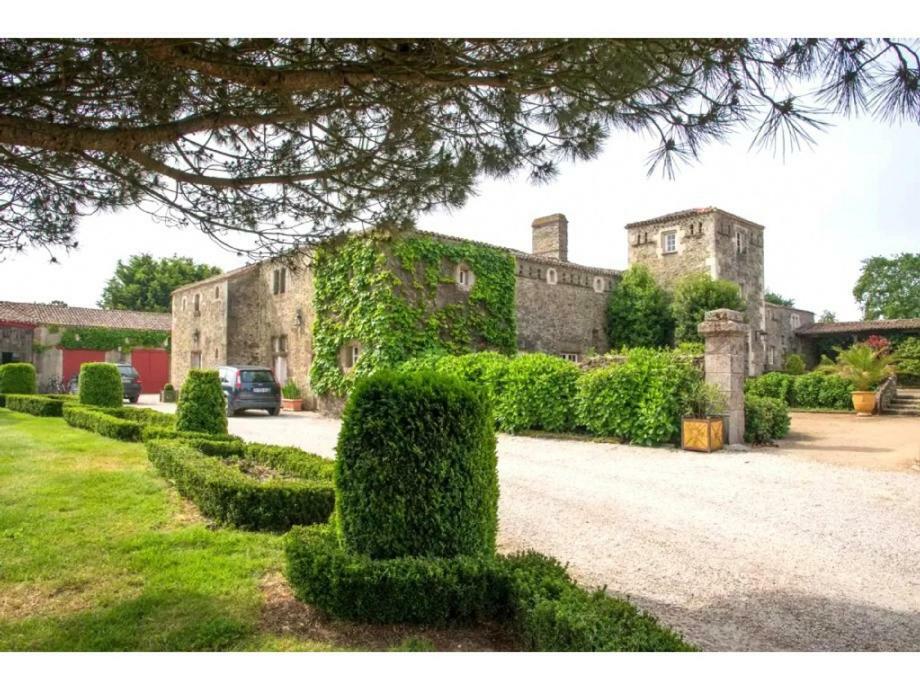 Logis De La Robliniere Bed & Breakfast Landevieille Bagian luar foto
