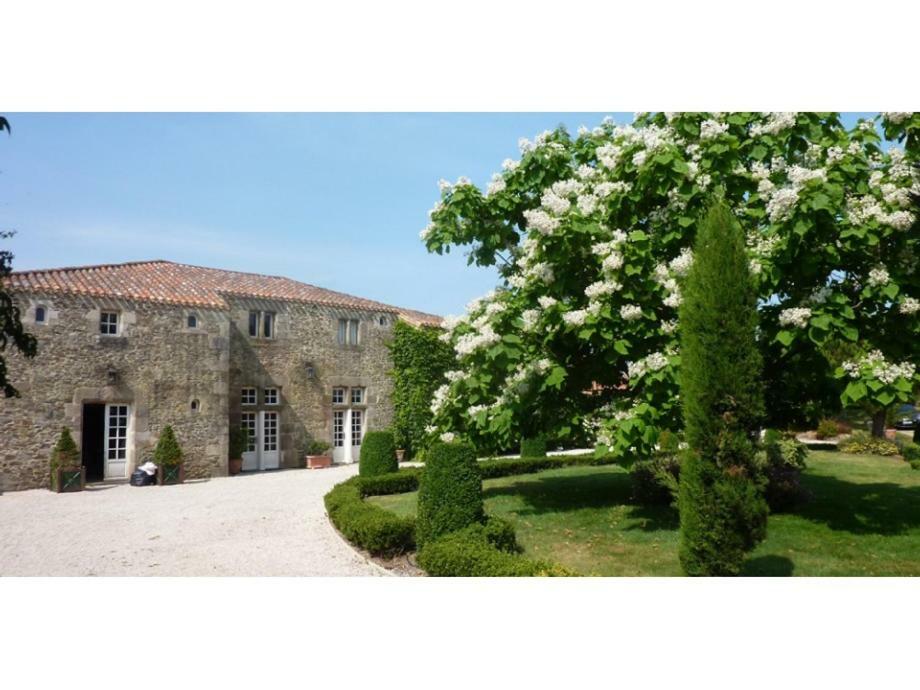 Logis De La Robliniere Bed & Breakfast Landevieille Bagian luar foto